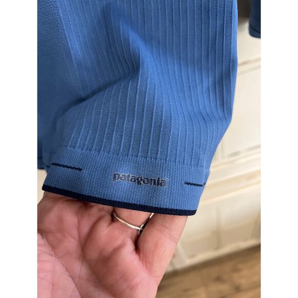 Patagonia size medium blue 1/4 zip baselayer top - Picture 2 of 4
